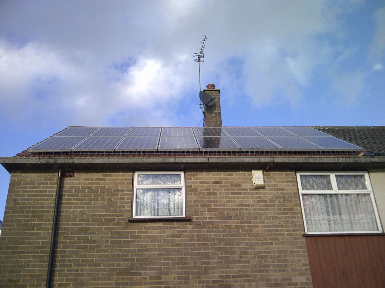 Solar Panel 🕊️ Pigeon Proofing Pigeons Nesting Under Solar Panels